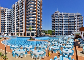 شقق من أربع غرف في محمودلار