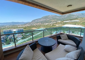 شقق من أربع غرف في محمودلار