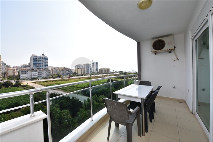 شقة فسيحة على مسافة قريبة من البحر في منطقة مريحة في كيستيل