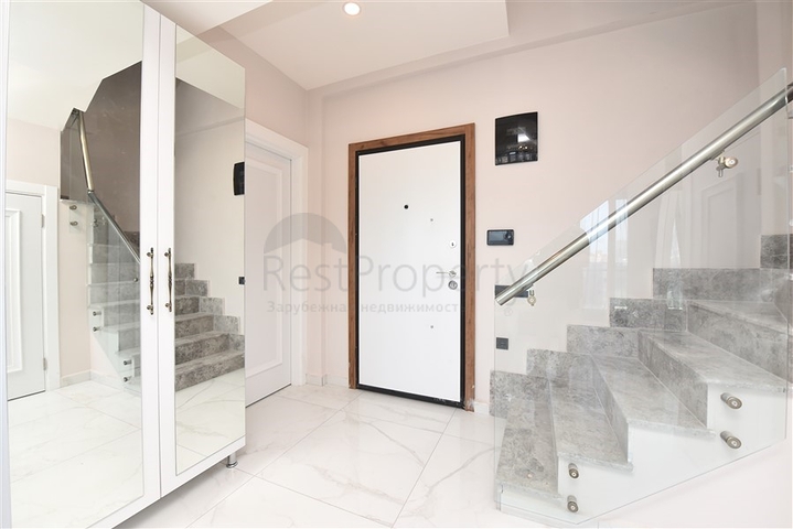 بنتهاوس فاخر 2 + 1 على كليوباترا