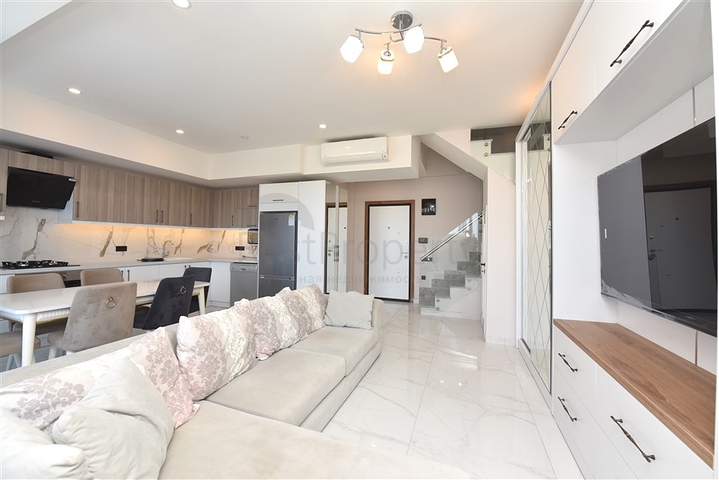 بنتهاوس فاخر 2 + 1 على كليوباترا