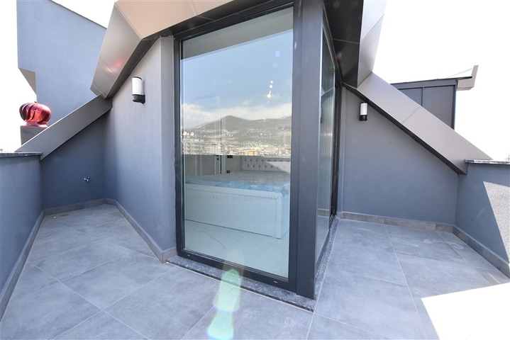 بنتهاوس فاخر 2 + 1 على كليوباترا