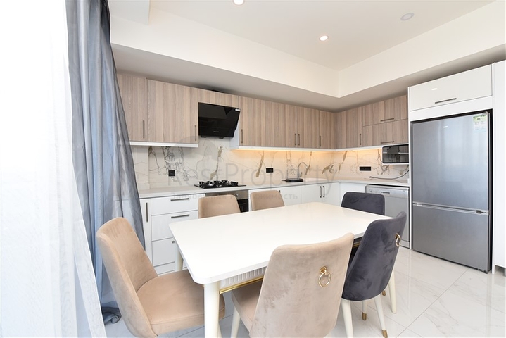 بنتهاوس فاخر 2 + 1 على كليوباترا