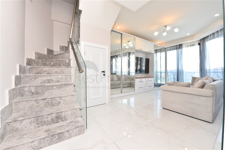 بنتهاوس فاخر 2 + 1 على كليوباترا