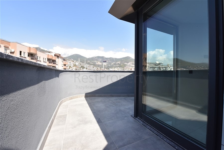 بنتهاوس فاخر 2 + 1 على كليوباترا