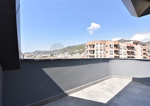 بنتهاوس فاخر 2 + 1 على كليوباترا