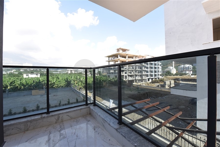 مباني تجارية مع إمكانية الوصول إلى الشارع المركزي لمنطقة كارجيجاك 