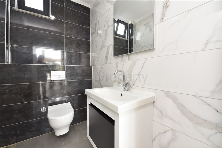 مباني تجارية مع إمكانية الوصول إلى الشارع المركزي لمنطقة كارجيجاك 