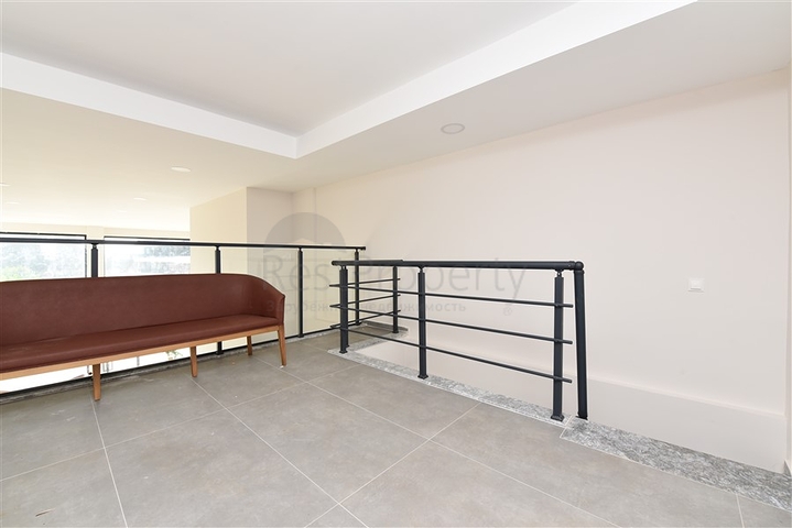 مباني تجارية مع إمكانية الوصول إلى الشارع المركزي لمنطقة كارجيجاك 