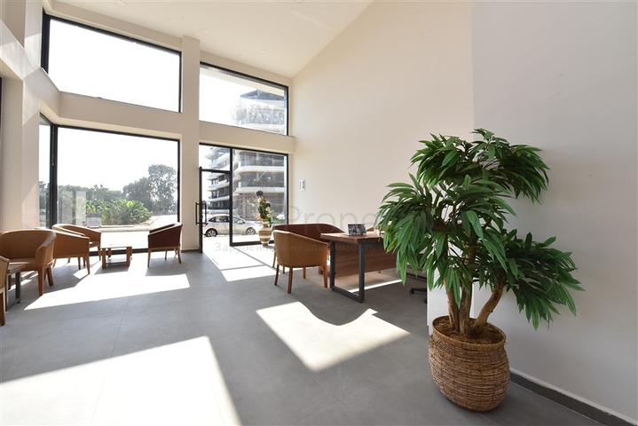 مباني تجارية مع إمكانية الوصول إلى الشارع المركزي لمنطقة كارجيجاك 