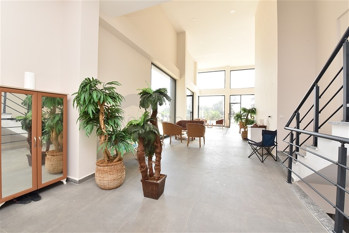 مباني تجارية مع إمكانية الوصول إلى الشارع المركزي لمنطقة كارجيجاك 