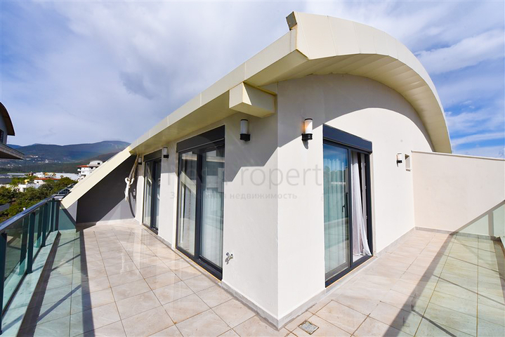 شقة دوبلكس 2 + 1 في مجمع سكني جديد في منطقة أوبا