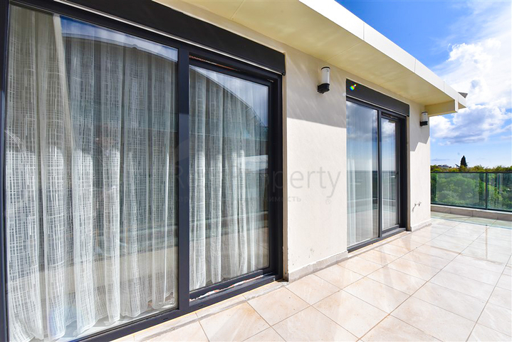 شقة دوبلكس 2 + 1 في مجمع سكني جديد في منطقة أوبا