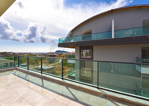 شقة دوبلكس 2 + 1 في مجمع سكني جديد في منطقة أوبا