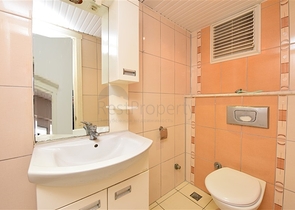 شقة 2+1 في وسط ألانيا ، على بعد 50 مترا من البحر للحصول على الجنسية التركية