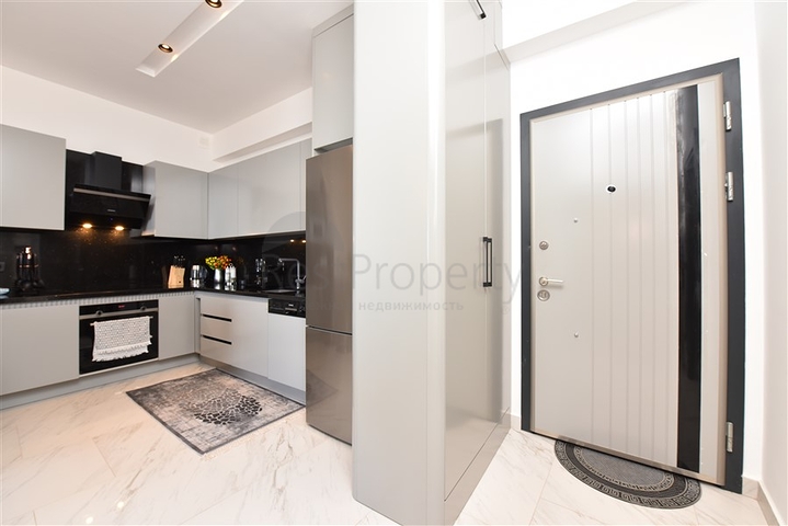 شقة 1+1 مطلة على البحر في مجمع جديد