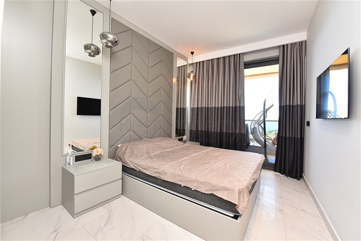 شقة 1+1 مطلة على البحر في مجمع جديد