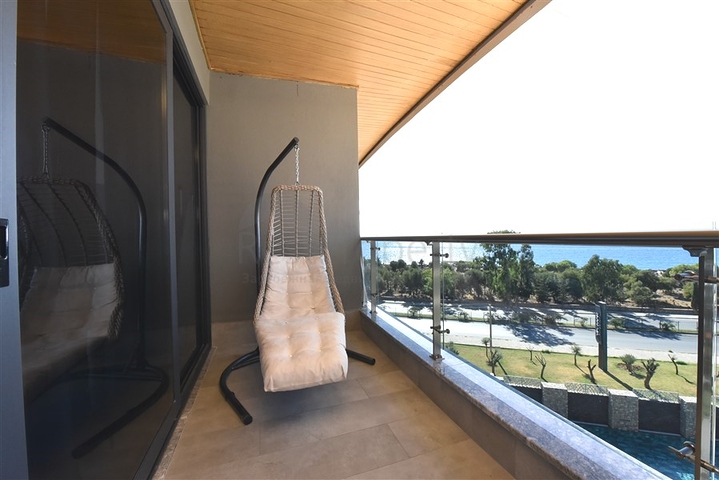 شقة 1+1 مطلة على البحر في مجمع جديد