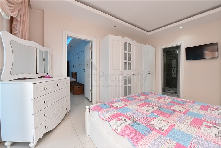 شقة 2+1 مع مطبخ منفصل 125 متر من البحر في منطقة محمودلار