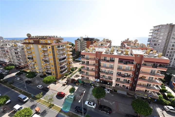 شقة 2+1 مع مطبخ منفصل 125 متر من البحر في منطقة محمودلار