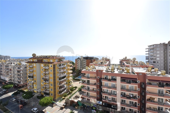 شقة 2+1 مع مطبخ منفصل 125 متر من البحر في منطقة محمودلار