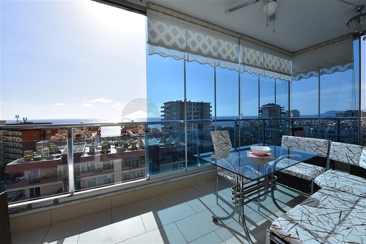 شقة 2+1 مع مطبخ منفصل 125 متر من البحر في منطقة محمودلار