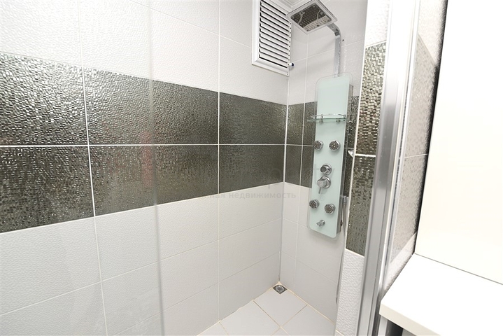 شقة 2+1 مع مطبخ منفصل 125 متر من البحر في منطقة محمودلار