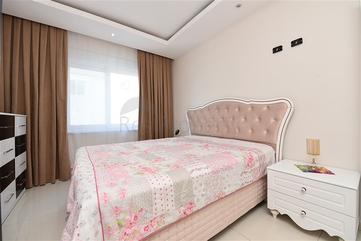 شقة 2+1 مع مطبخ منفصل 125 متر من البحر في منطقة محمودلار