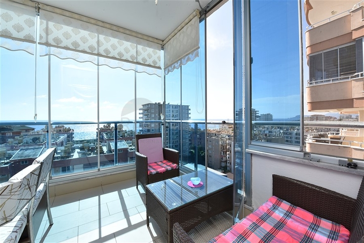 شقة 2+1 مع مطبخ منفصل 125 متر من البحر في منطقة محمودلار