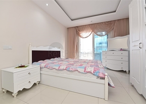 شقة 2+1 مع مطبخ منفصل 125 متر من البحر في منطقة محمودلار