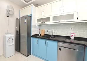 شقة 2+1 مع مطبخ منفصل 125 متر من البحر في منطقة محمودلار