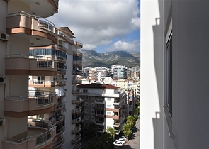 شقة 2+1 مع مطبخ منفصل 125 متر من البحر في منطقة محمودلار