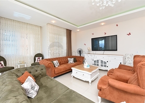 شقة 2+1 مع مطبخ منفصل 125 متر من البحر في منطقة محمودلار