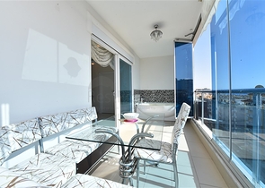 شقة 2+1 مع مطبخ منفصل 125 متر من البحر في منطقة محمودلار