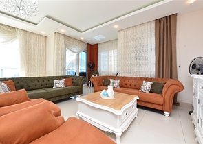 شقة 2+1 مع مطبخ منفصل 125 متر من البحر في منطقة محمودلار