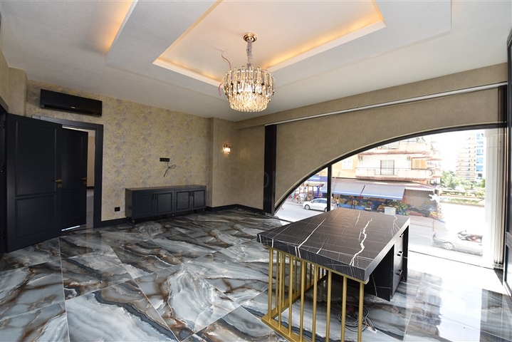 المباني التجارية في وسط محمودلار