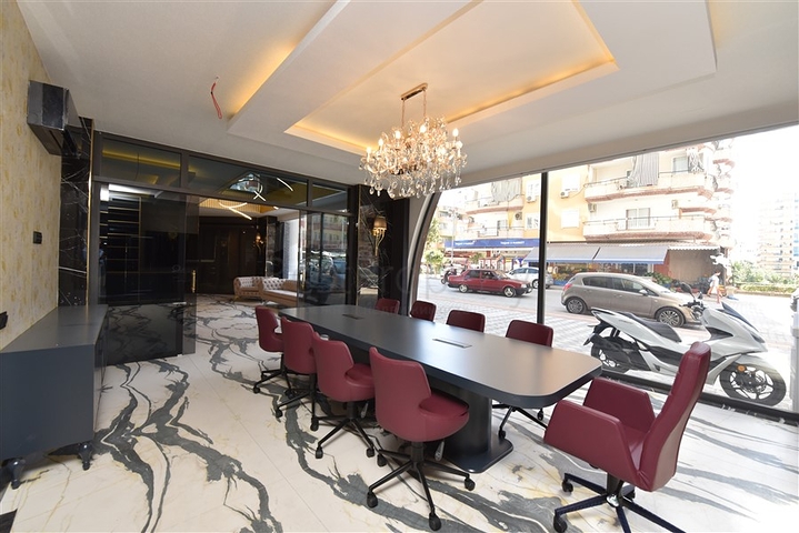 المباني التجارية في وسط محمودلار