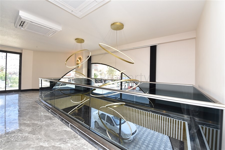 المباني التجارية في وسط محمودلار