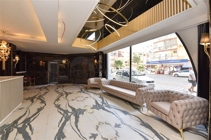 المباني التجارية في وسط محمودلار