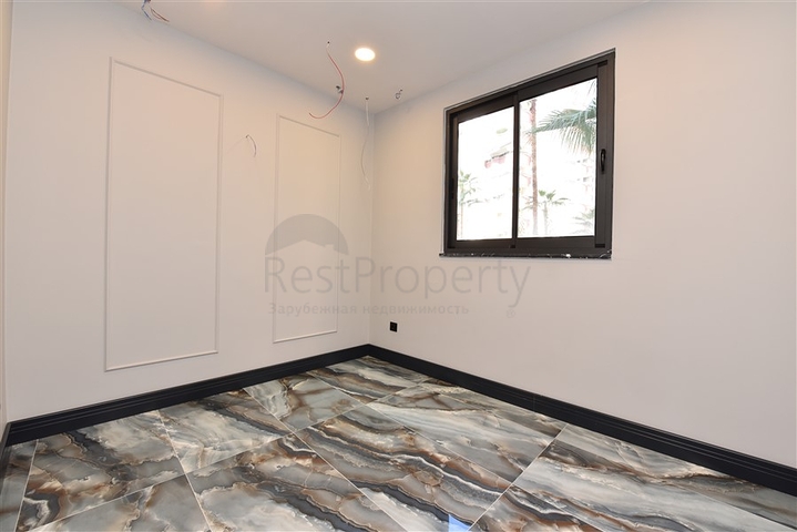 المباني التجارية في وسط محمودلار