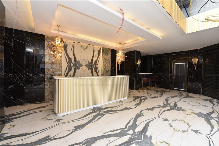 المباني التجارية في وسط محمودلار