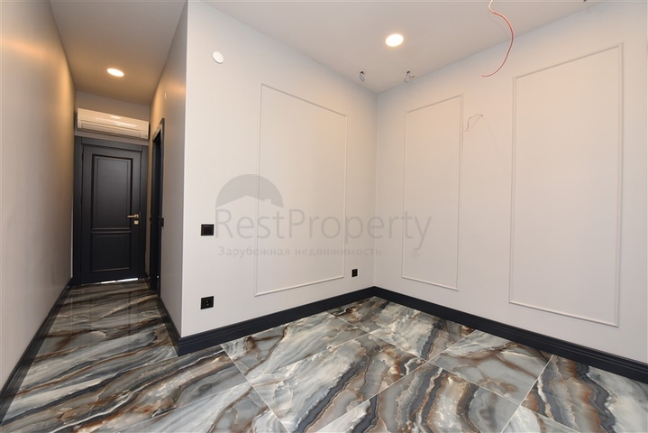 المباني التجارية في وسط محمودلار