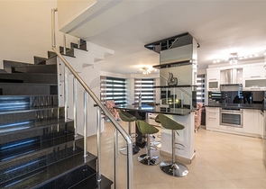 شقق 4+1 للحصول على الجنسية التركية في منطقة أوبا 