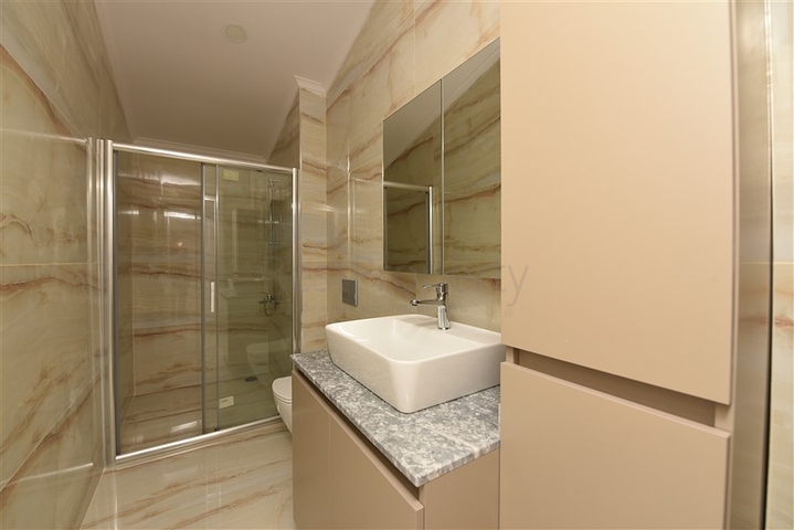 بنتهاوس واسع من خمس غرف