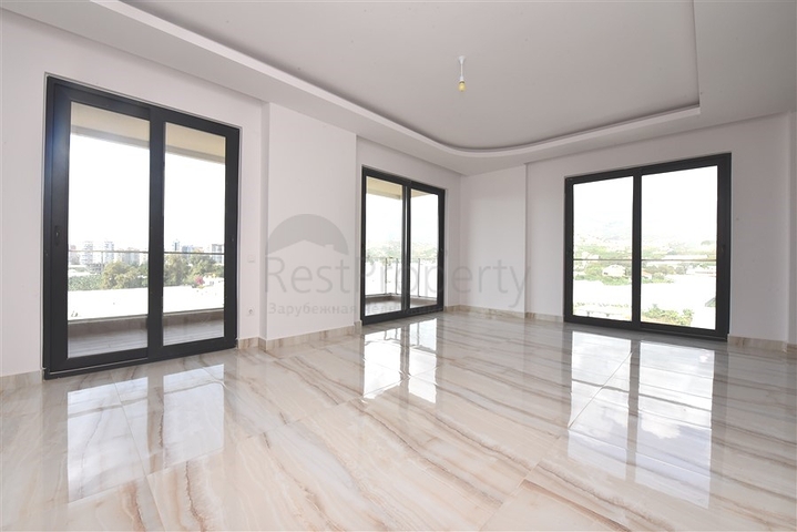 بنتهاوس واسع من خمس غرف