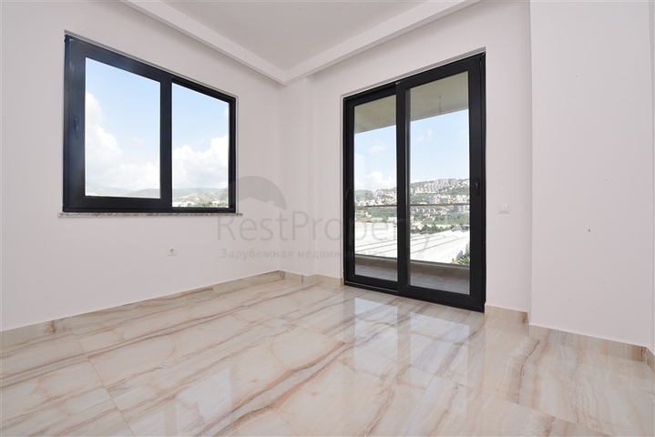 بنتهاوس واسع من خمس غرف