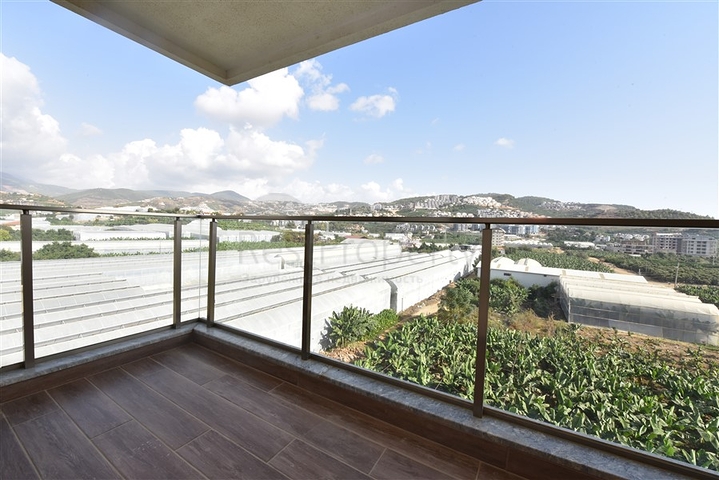 بنتهاوس واسع من خمس غرف