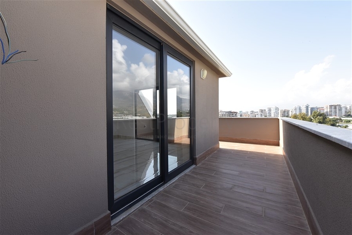 بنتهاوس واسع من خمس غرف