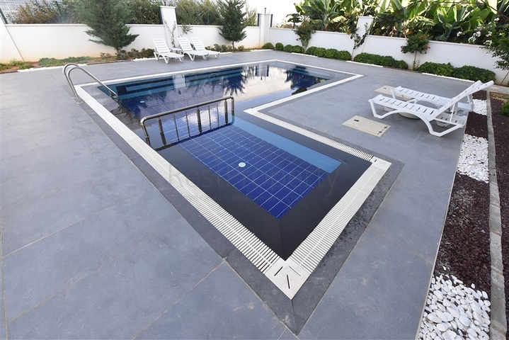 بنتهاوس واسع من خمس غرف