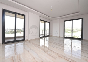 بنتهاوس واسع من خمس غرف